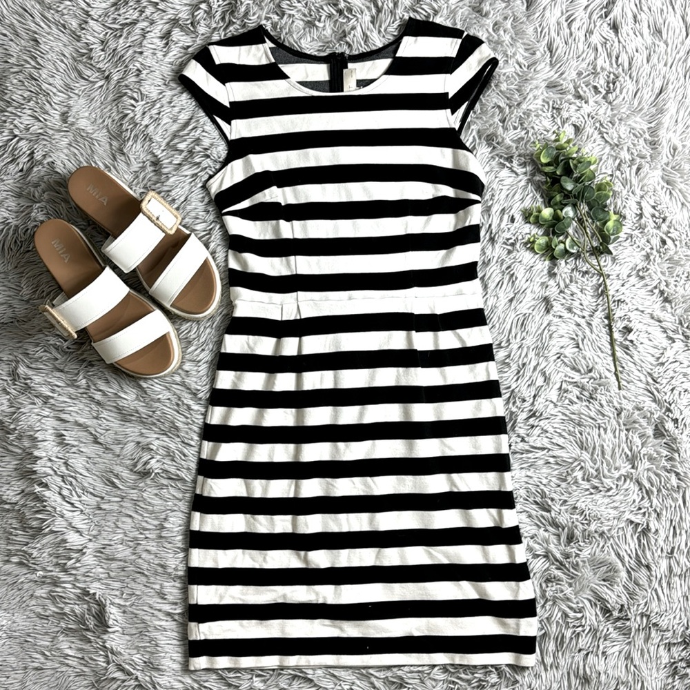 Ann Taylor loft black and white striped dress size 2P